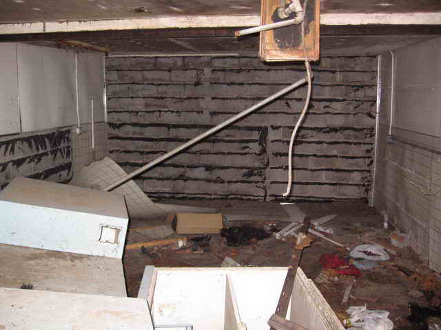 Lake Drive-In - 2006 Photo (newer photo)